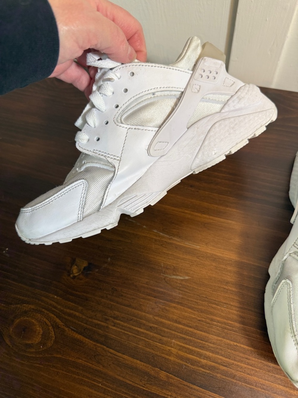 Nike Air Huarache Run Triple White Sneakers Women’s 8 Comfort